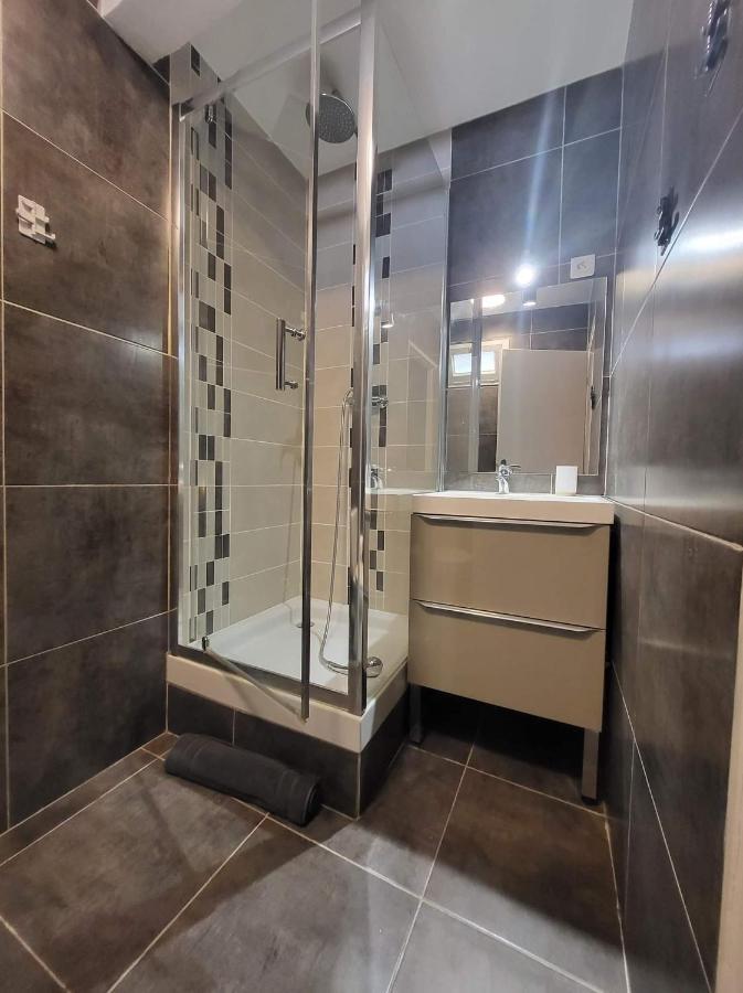T2 Chambre Miroir Jardin Et Parking Prive Marseille Exterior photo